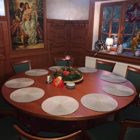 Mala Svata Hora - Penzion & Restaurace Mníšek pod Brdy Eksteriør billede