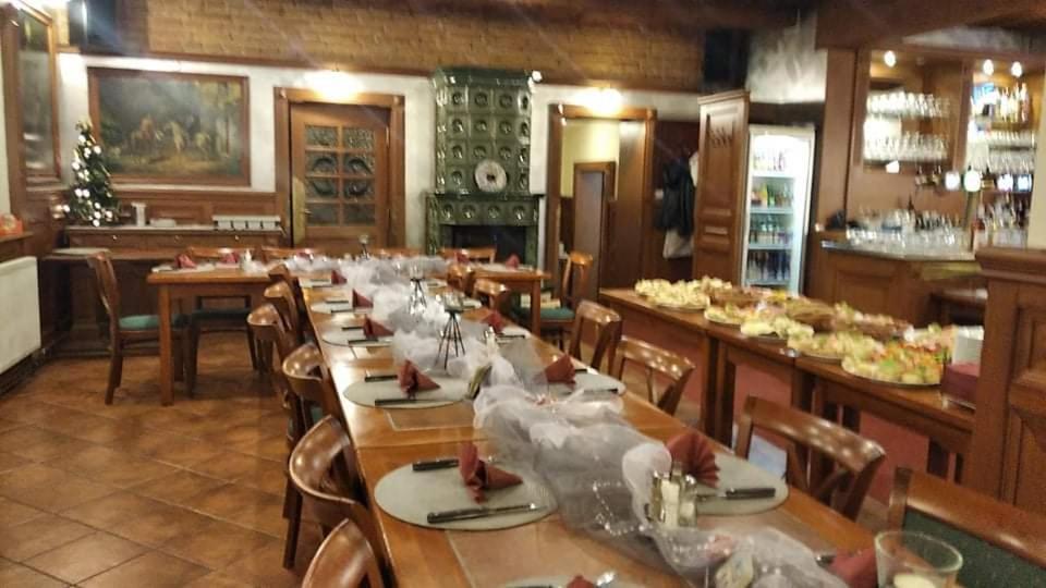 Mala Svata Hora - Penzion & Restaurace Mníšek pod Brdy Eksteriør billede