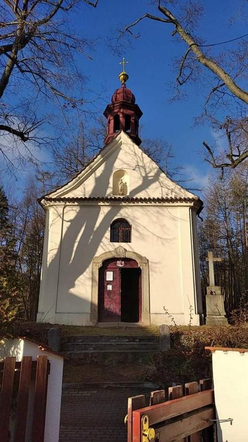 Mala Svata Hora - Penzion & Restaurace Mníšek pod Brdy Eksteriør billede